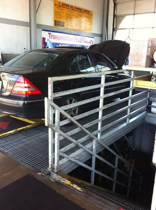 10 Minute Speed Oil Change Center