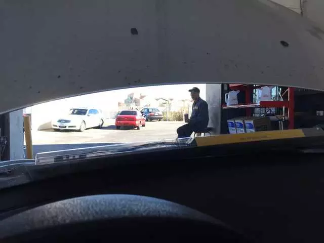 10 Minute Speed Oil Change Center