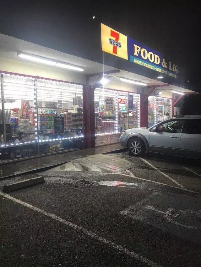 7 Seas Food & Liquor