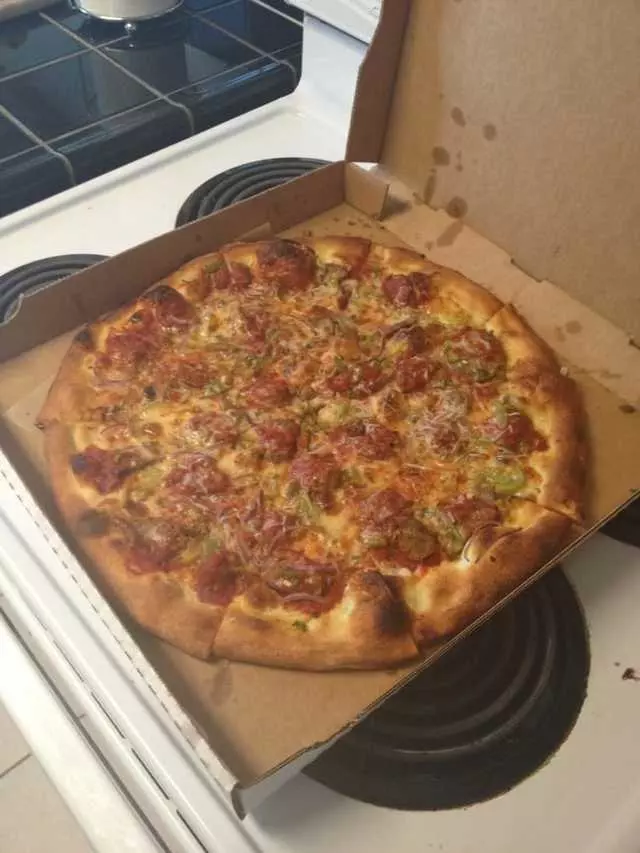 Amazona’s Pizza