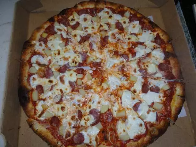 Amazona’s Pizza
