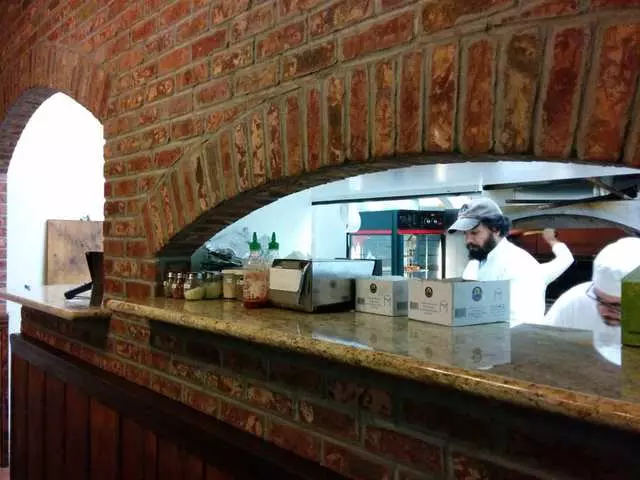 Amazona’s Pizza