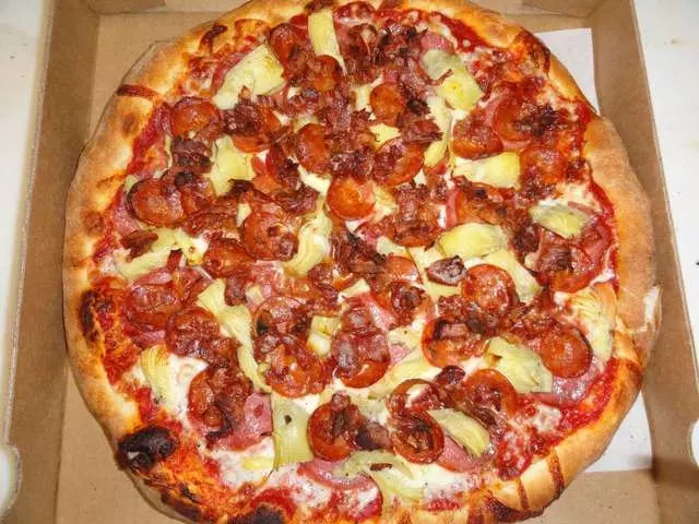 Amazona’s Pizza