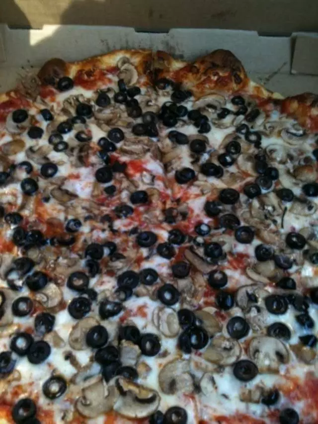 Amazona’s Pizza