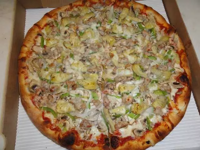 Amazona’s Pizza