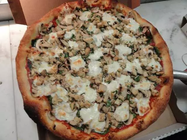 Amazona’s Pizza
