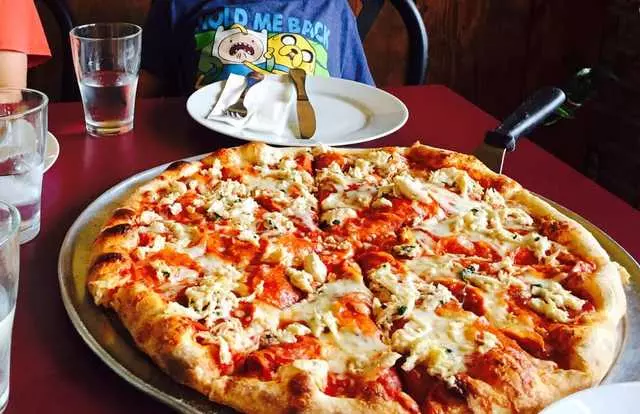 Amazona’s Pizza