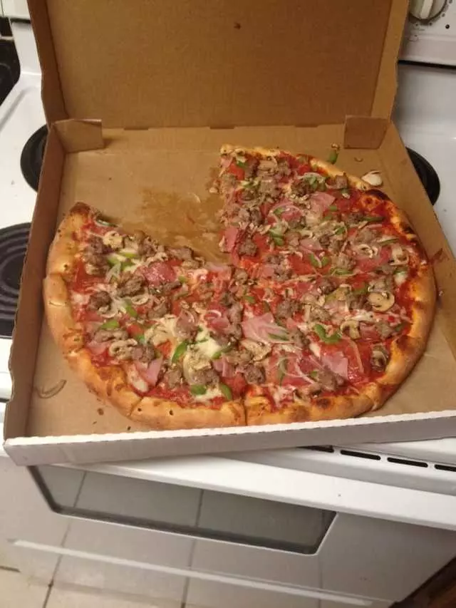 Amazona’s Pizza