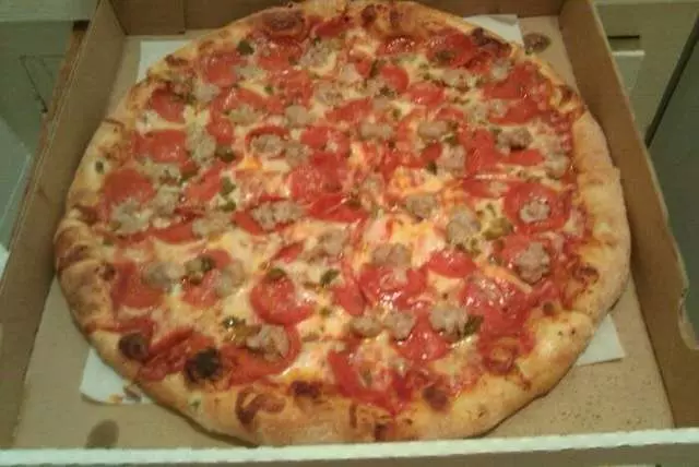 Amazona’s Pizza