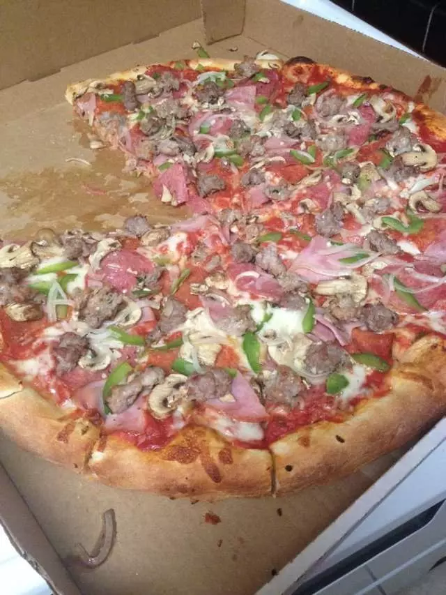 Amazona’s Pizza