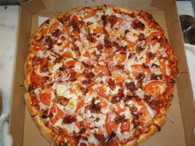 Amazona’s Pizza