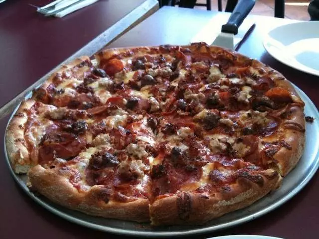 Amazona’s Pizza