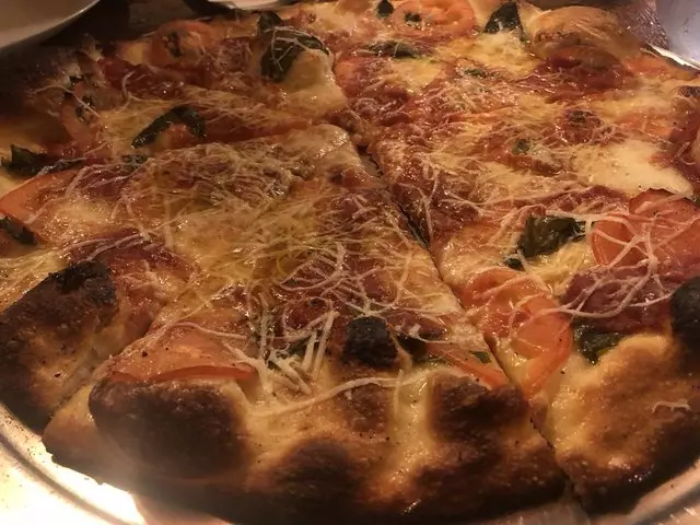 Amazona’s Pizza