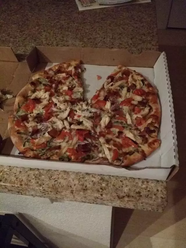 Amazona’s Pizza