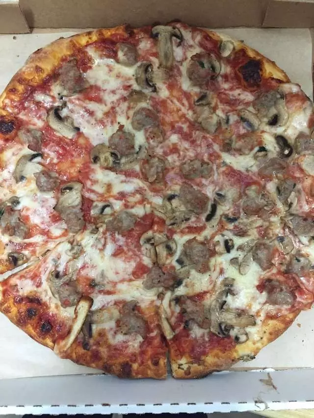 Amazona’s Pizza