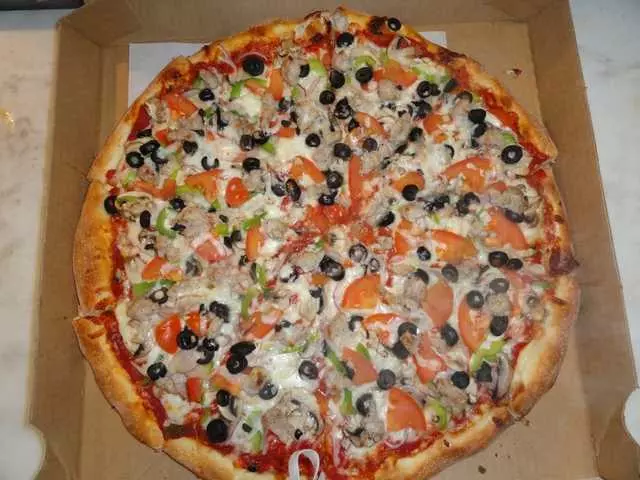 Amazona’s Pizza