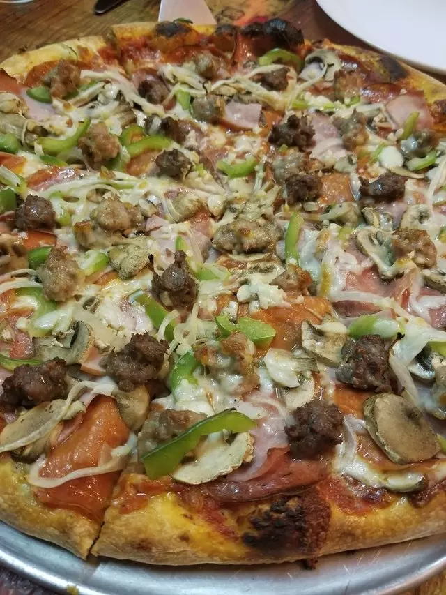 Amazona’s Pizza