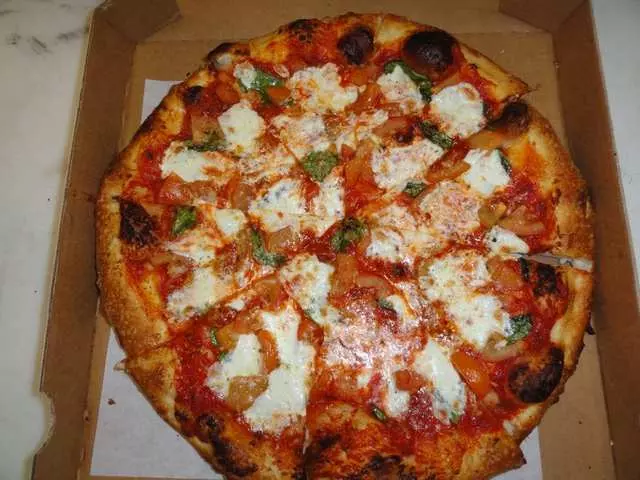 Amazona’s Pizza