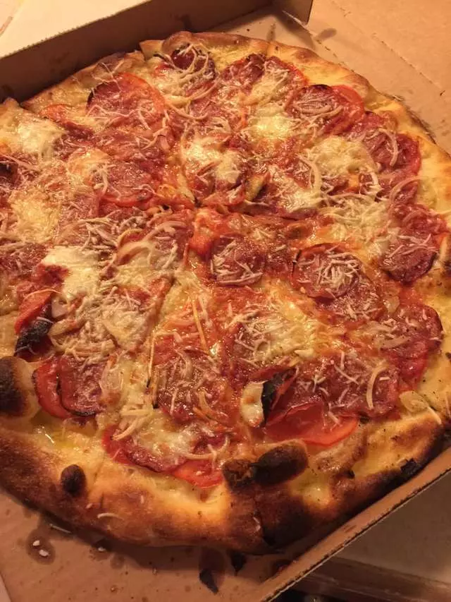 Amazona’s Pizza