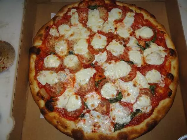 Amazona’s Pizza