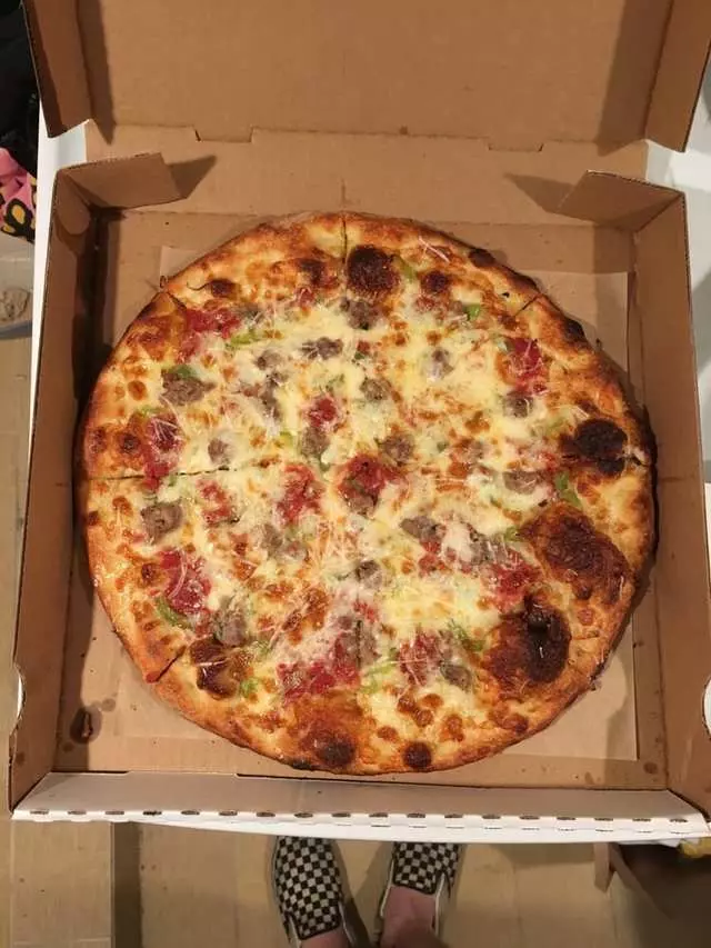 Amazona’s Pizza