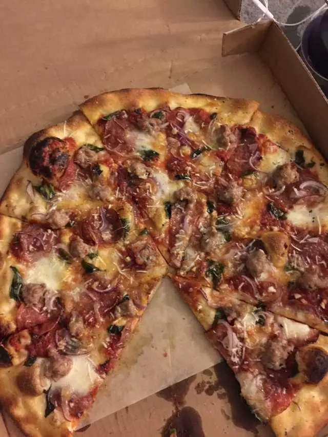 Amazona’s Pizza
