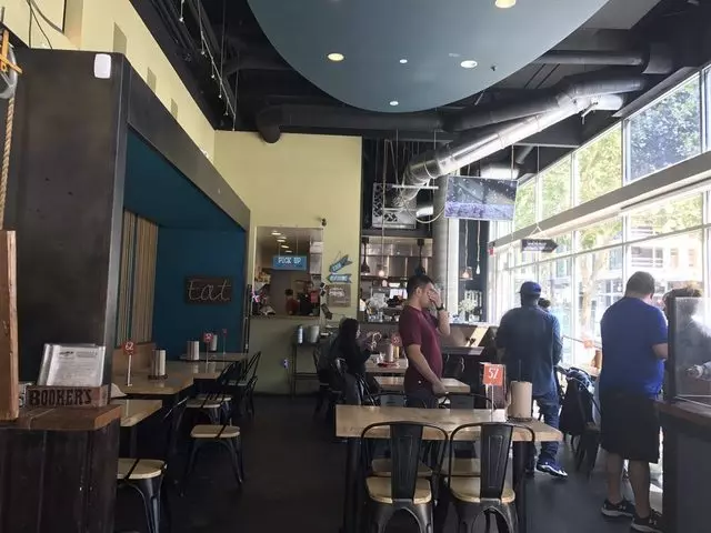 Alamar Kitchen & Bar