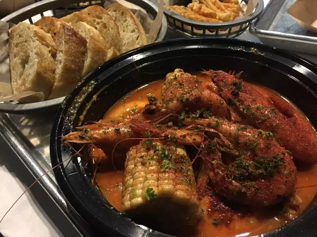 Alamar Kitchen & Bar