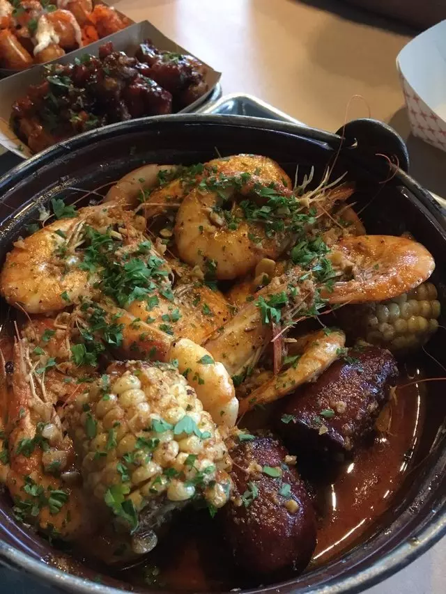 Alamar Kitchen & Bar