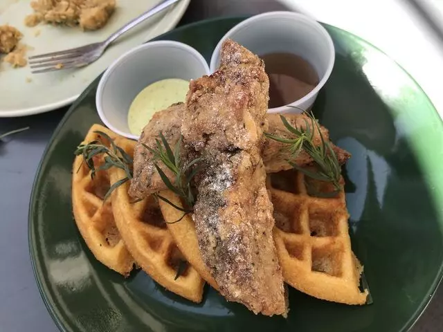 Alamar Kitchen & Bar