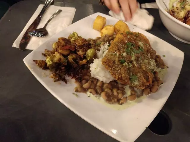 Alamar Kitchen & Bar