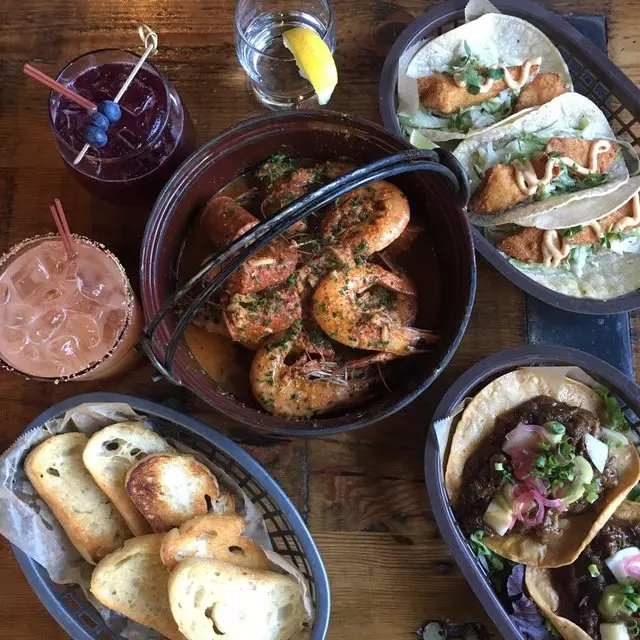 Alamar Kitchen & Bar
