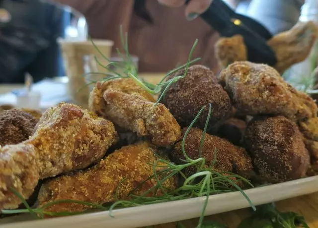 Alamar Kitchen & Bar