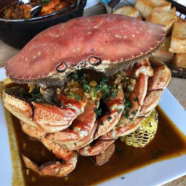 Alamar Kitchen & Bar