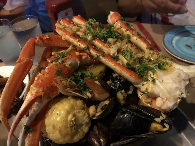 Alamar Kitchen & Bar