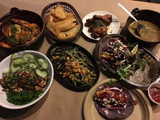 Alamar Kitchen & Bar