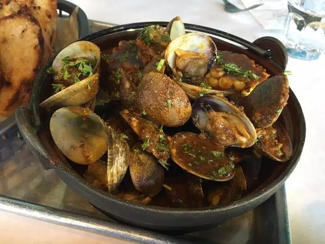 Alamar Kitchen & Bar