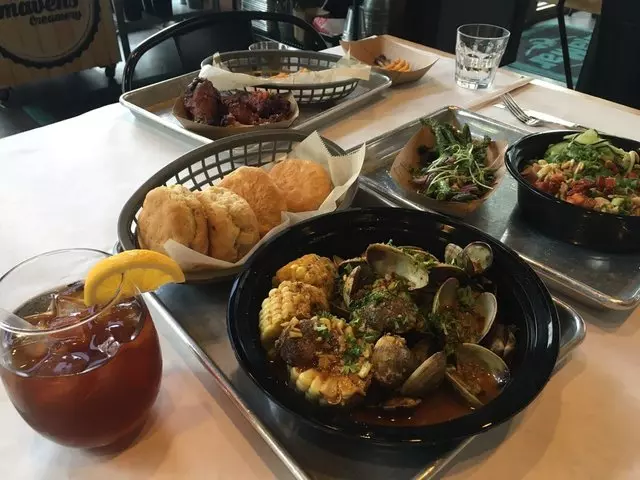 Alamar Kitchen & Bar
