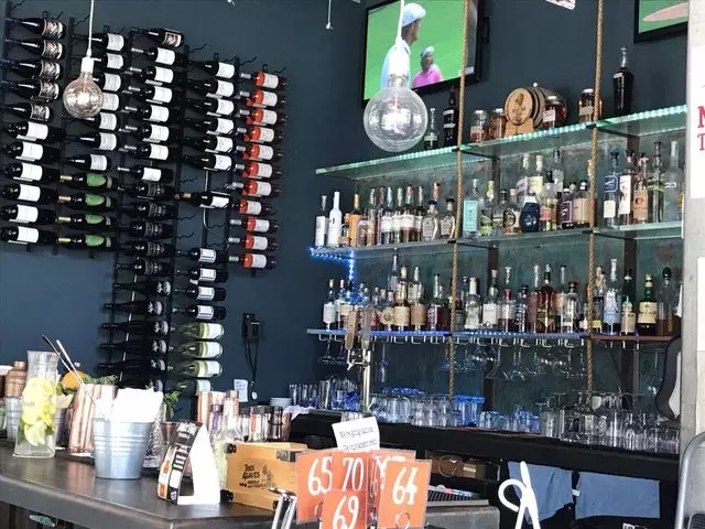 Alamar Kitchen & Bar