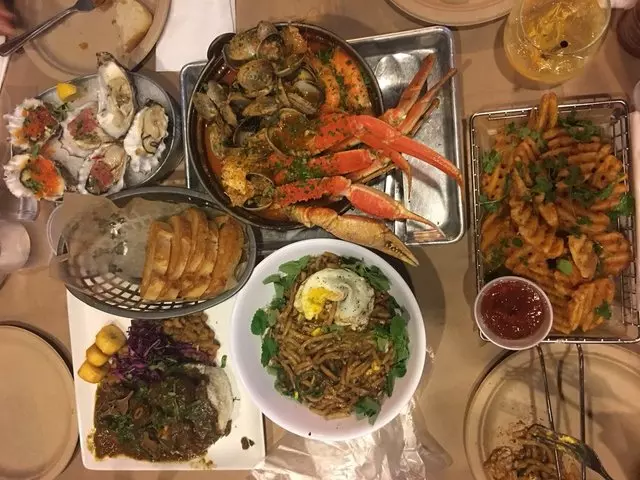 Alamar Kitchen & Bar