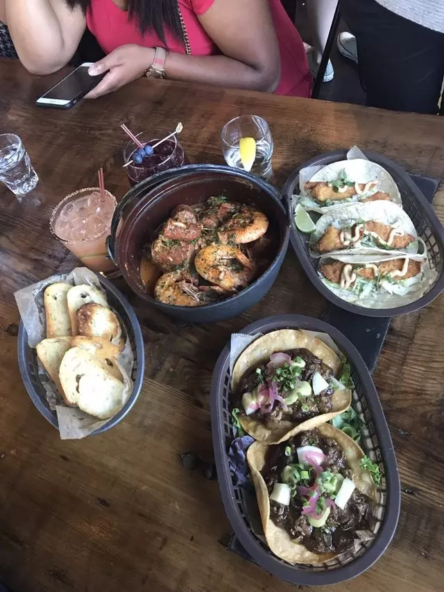 Alamar Kitchen & Bar