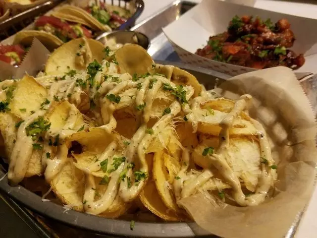 Alamar Kitchen & Bar