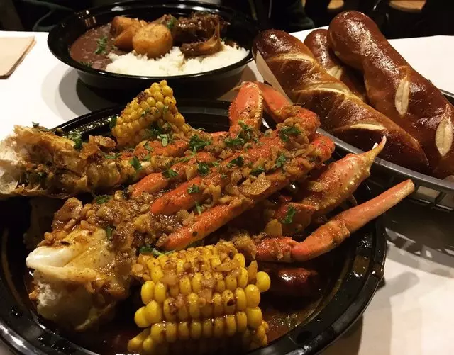 Alamar Kitchen & Bar