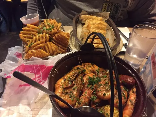 Alamar Kitchen & Bar