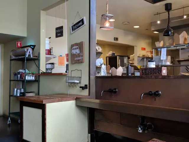 Alamar Kitchen & Bar