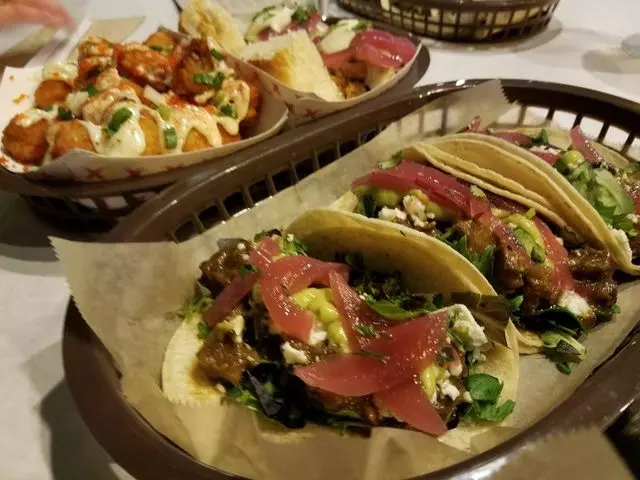 Alamar Kitchen & Bar