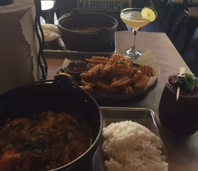 Alamar Kitchen & Bar