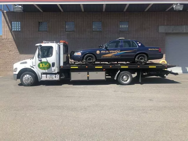 10-4 Tow Of Oakland