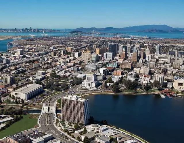 1200 Lakeshore Apartments