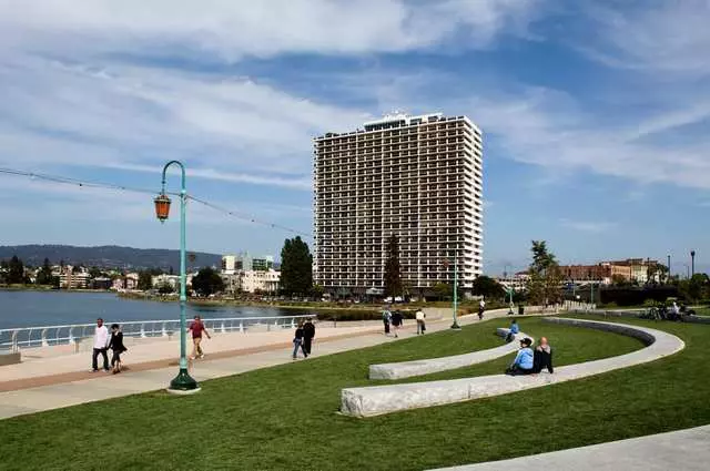 1200 Lakeshore Apartments